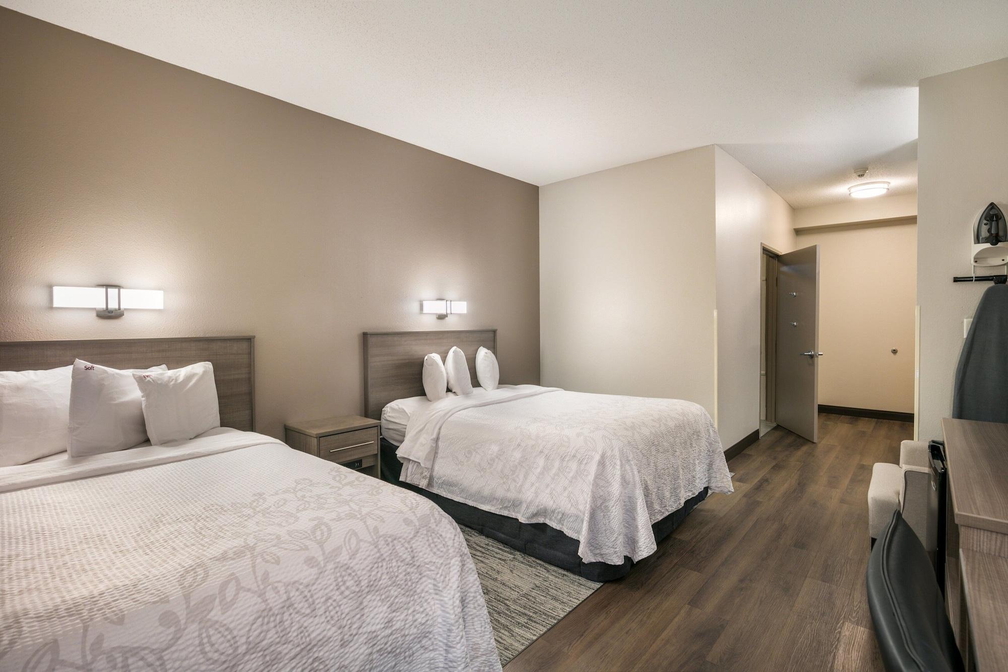 Hotel Red Roof Plus+ Boston - Logan 3*