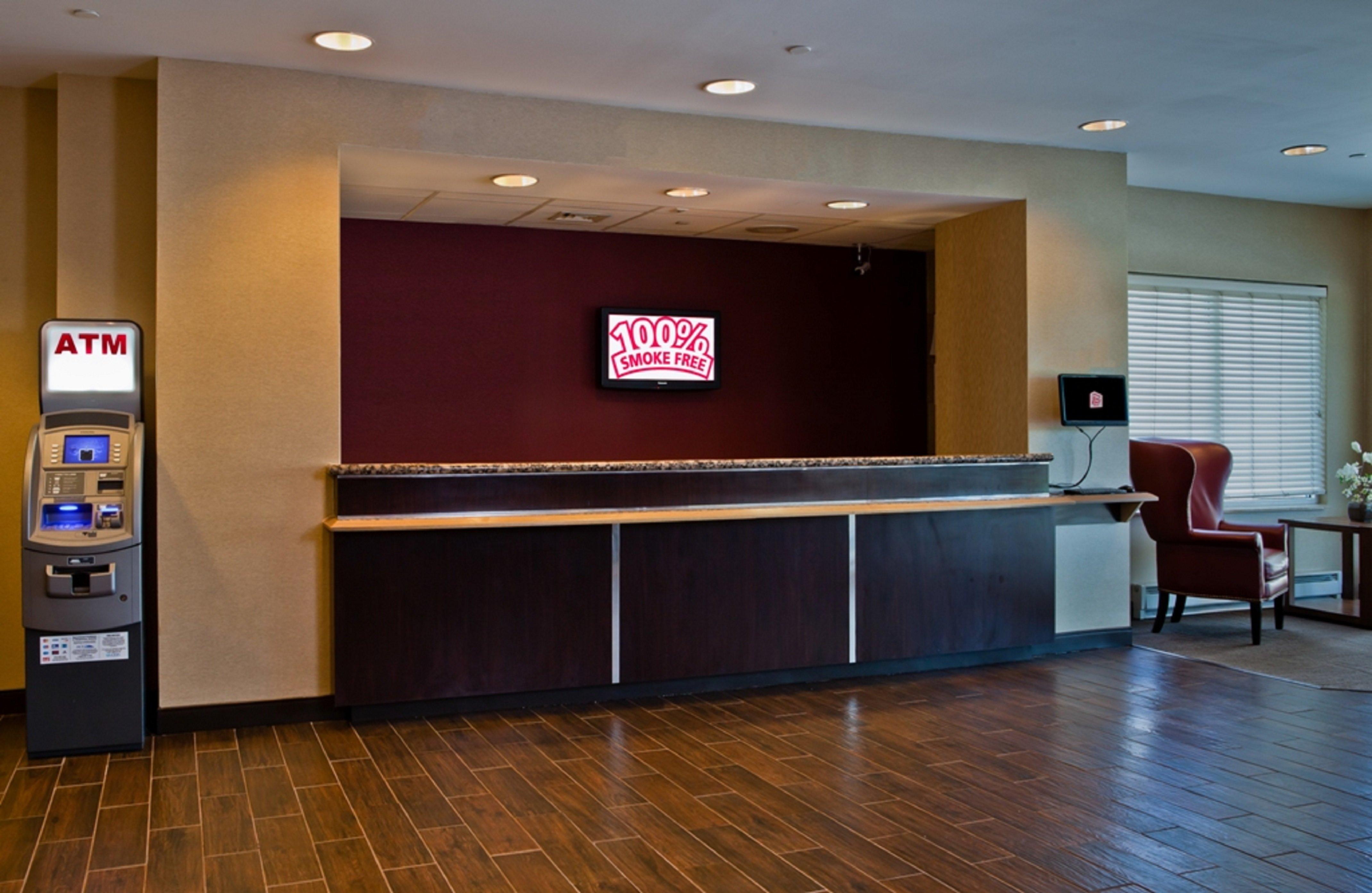 Hotel Red Roof Plus+ Boston - Logan Saugus