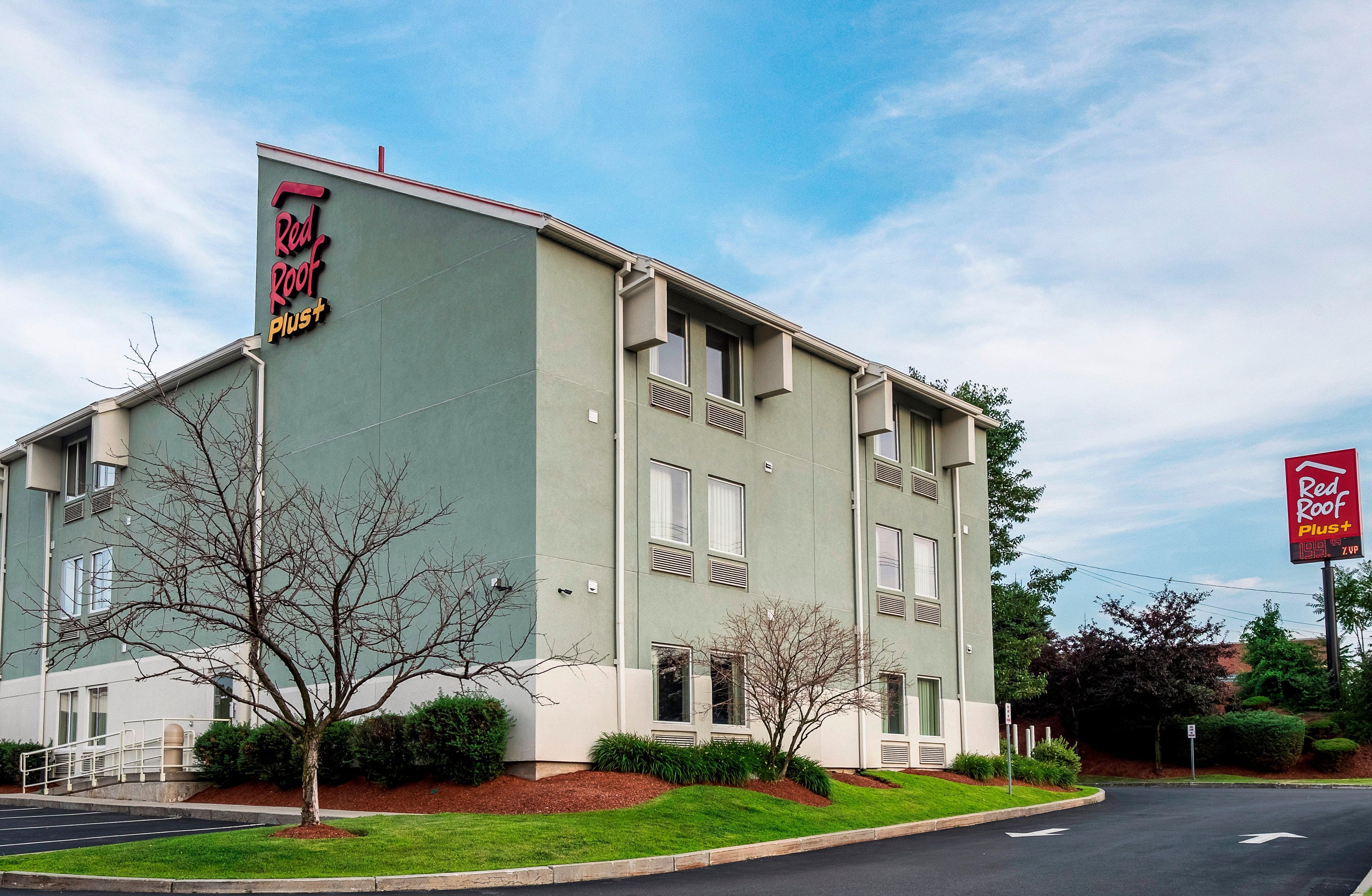 Hotel Red Roof Plus+ Boston - Logan 3*