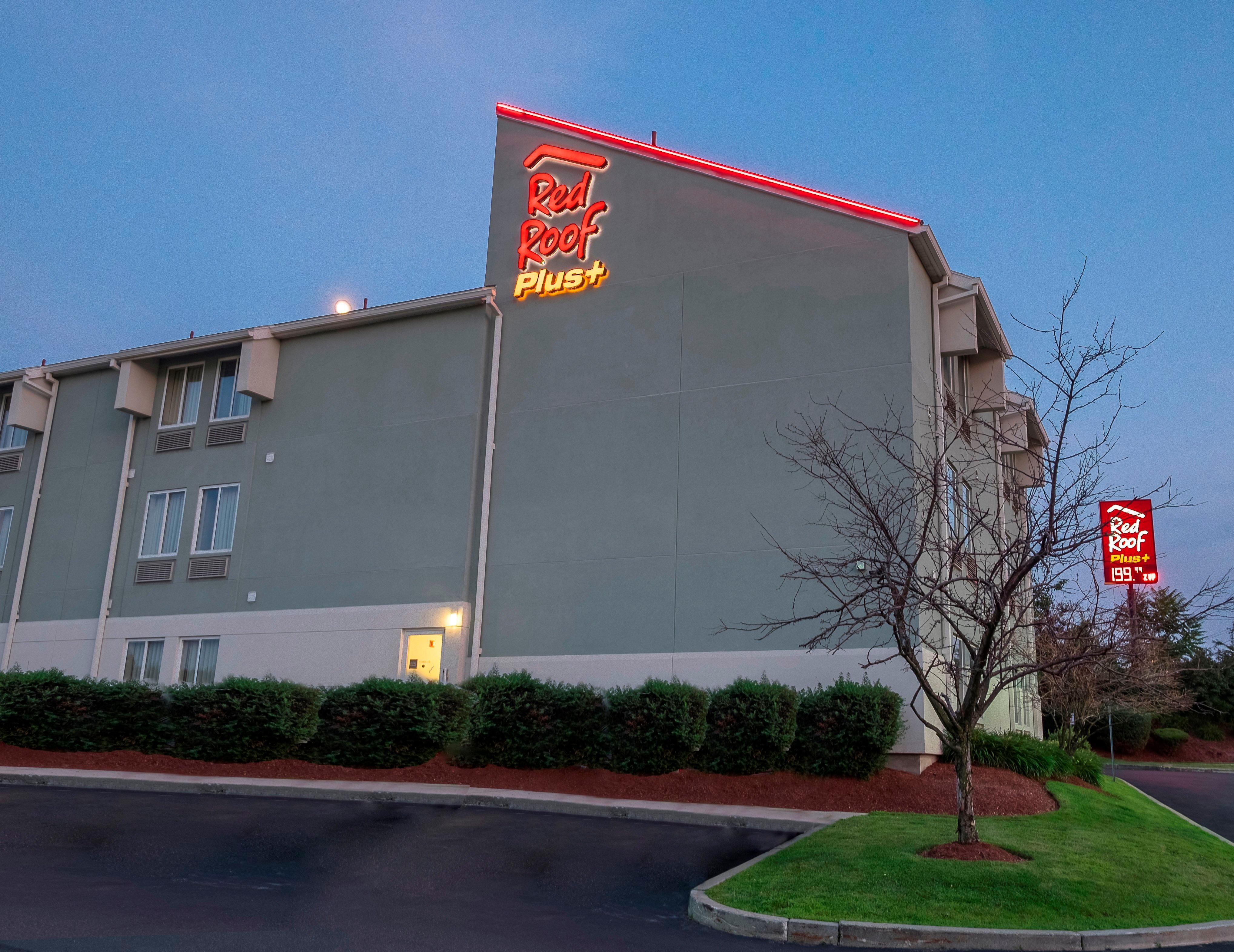 Red Roof Plus+ Boston - Logan Saugus
