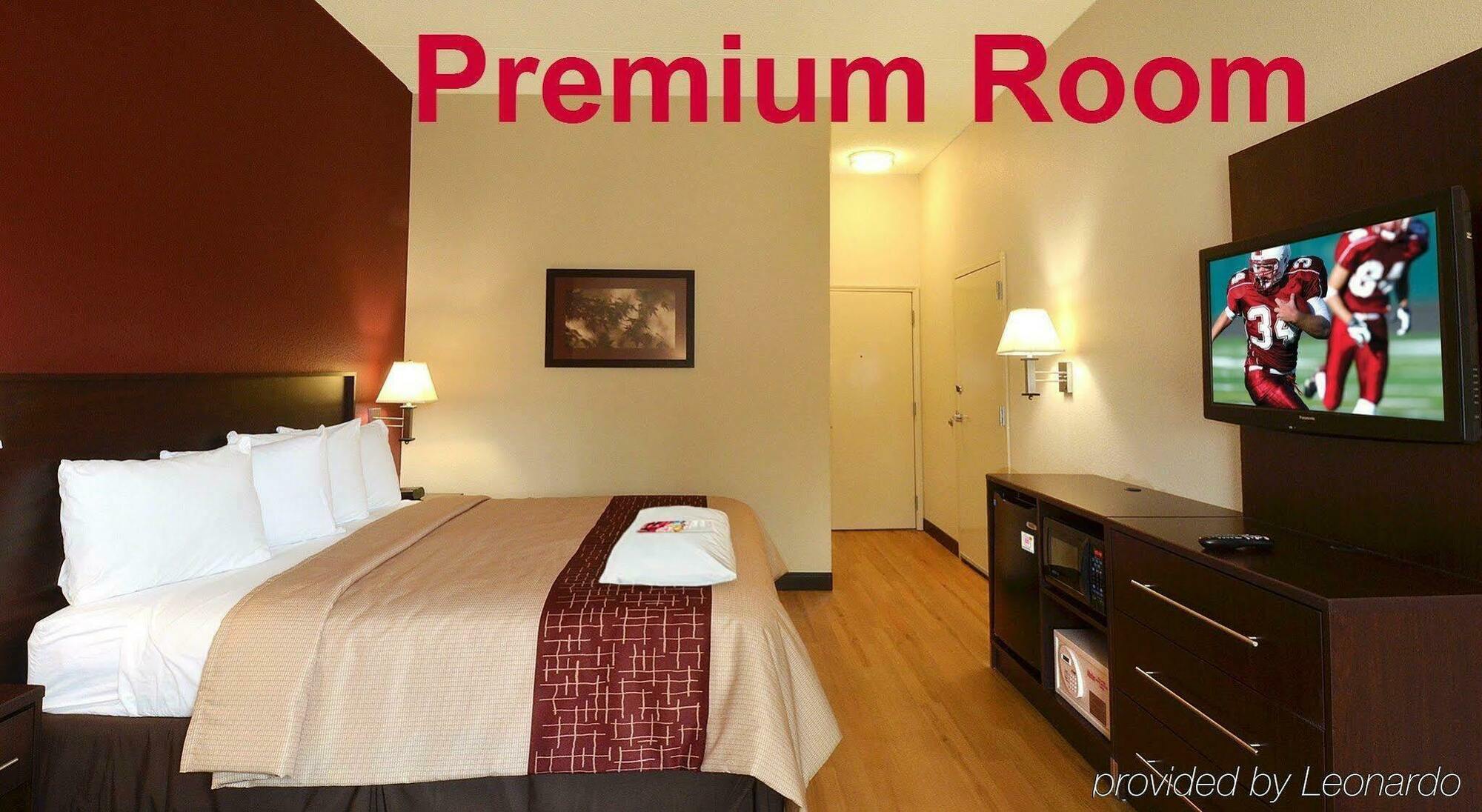 Hotel Red Roof Plus+ Boston - Logan Saugus